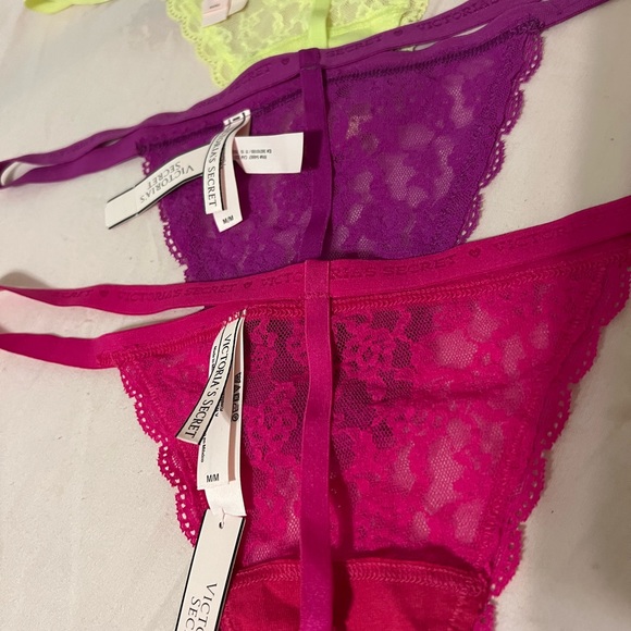 Victoria’s Secret v string bundle 3 nwt size M - Picture 4 of 4
